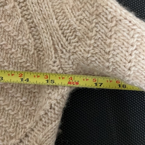 Banana Republic-Cable Knit Fringe Hem Sweater - Picture 10 of 15